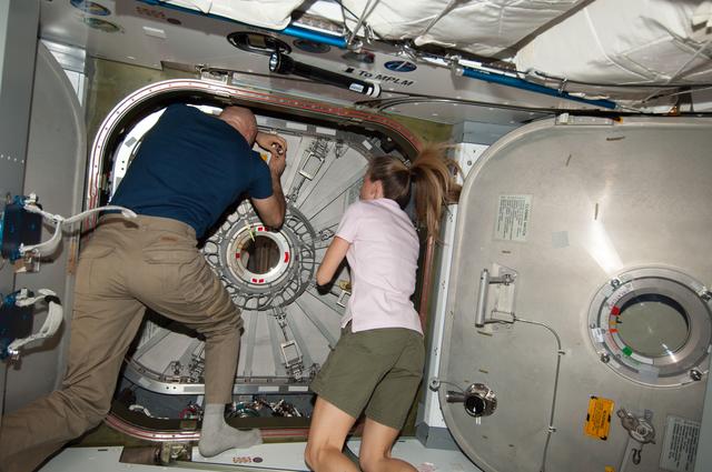 NASA image: HTV-4 hatch closing