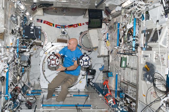 NASA image: SPHERES Zero Robotics Session