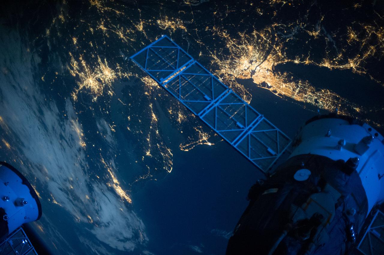 Earth Observation taken during a night pass by the Expedition 37 crew aboard the International Space Station (ISS). Per Twitter message and folder  this is New York and south along the U.S. east coast at night.