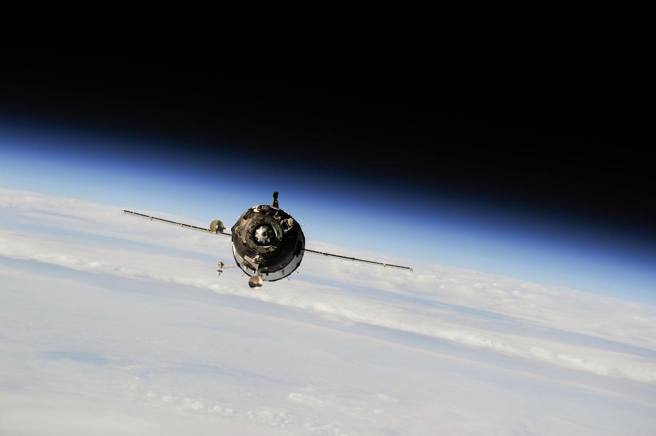 ISS037-E-002640 (25 Sept. 2013) --- The Soyuz TMA-10M spacecraft approaches the International Space Station, carrying Expedition 37 Soyuz Commander Oleg Kotov, NASA Flight Engineer Michael Hopkins and Russian Flight Engineer Sergey Ryazanskiy. The Soyuz docked to the Poisk Mini-Research Module 2 (MRM2) at 10:45 p.m. (EDT) on Sept. 25, 2013.