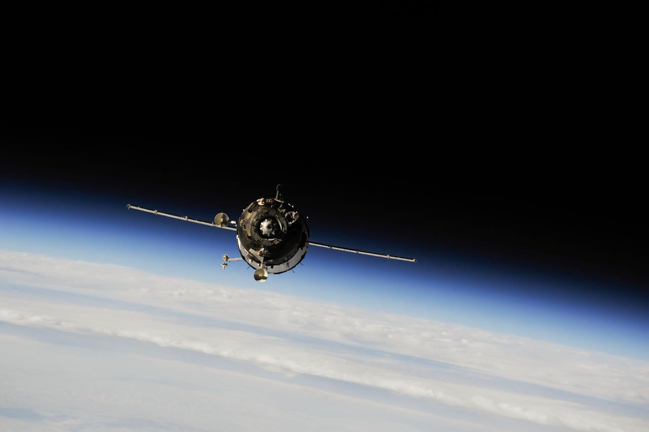 ISS037-E-002643 (25 Sept. 2013) --- The Soyuz TMA-10M spacecraft approaches the International Space Station, carrying Expedition 37 Soyuz Commander Oleg Kotov, NASA Flight Engineer Michael Hopkins and Russian Flight Engineer Sergey Ryazanskiy. The Soyuz docked to the Poisk Mini-Research Module 2 (MRM2) at 10:45 p.m. (EDT) on Sept. 25, 2013.