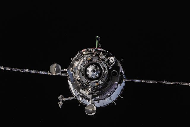 NASA image: Soyuz TMA-10M spacecraft approach to ISS