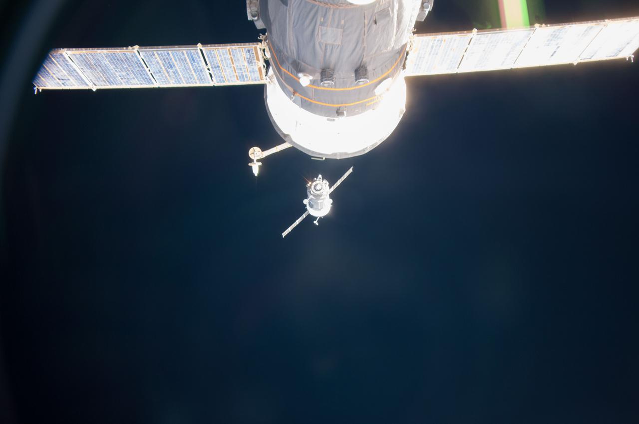 ISS037-E-027527 (7 Nov. 2013) --- The Soyuz TMA-11M spacecraft approaches the International Space Station, carrying Expedition 38 Soyuz Commander Mikhail Tyurin, NASA Flight Engineer Rick Mastracchio and JAXA Flight Engineer Koichi Wakata. The Soyuz docked to the Rassvet docking compartment at 5:27 a.m. (EST) on Nov. 7, 2013.