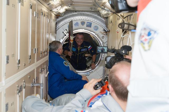 NASA image: Expedition 37 crew in MRM1 to welcome Expedition 38 crew