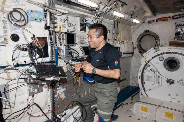NASA image: Wakata works at the ZSR Rack in the JPM