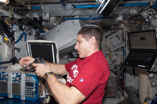 NASA image: Hopkins works with the Vaccine-21 GAP