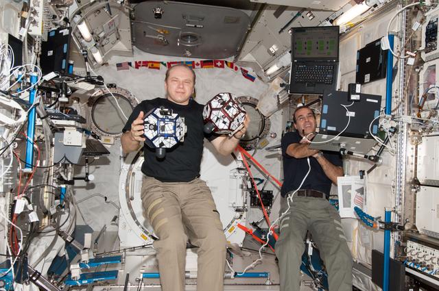 NASA image: Kotov and Mastracchio during SPHERES Experiment