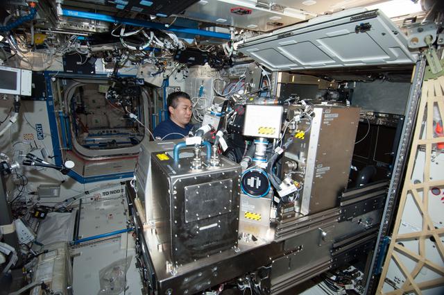 NASA image: Wakata working on the CIR