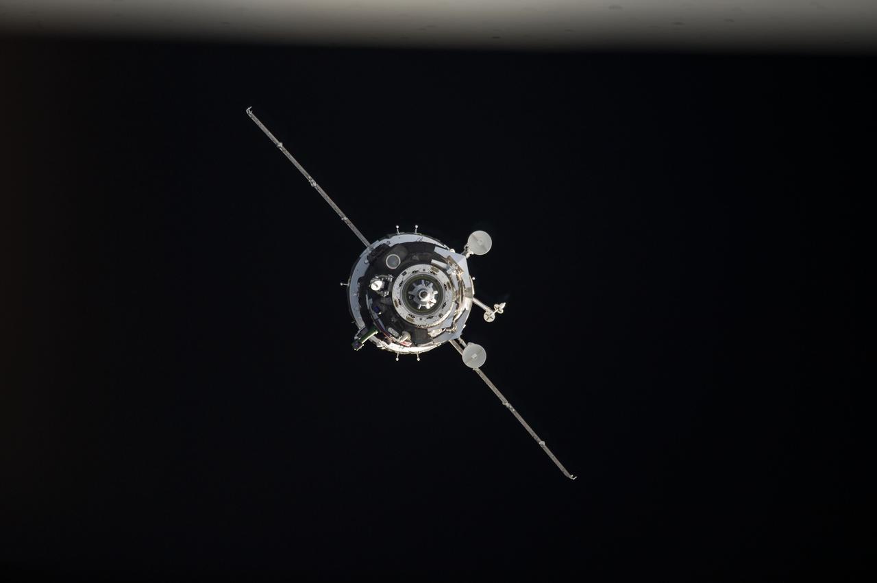 ISS039-E-005700 (27 March 2014) --- A view from the International Space Station shows the Soyuz TMA-12M spacecraft shortly before docking of the two orbiting vehicles. Onboard the  Soyuz at this time were incoming Expedition 39 crew members -- Soyuz Commander Alexander Skvortsov of the Russian Federal Space Agency (Roscosmos) Flight Engineer Steve Swanson of NASA and Flight Engineer Oleg Artemyev of Roscosmos. Onboard the orbiting complex were Expedition 39 Commander Koichi Wakata of the Japan Aerospace Exploration Agency (JAXA), Flight Engineer Rick Mastracchio of NASA and Flight Engineer Mikhail Tyurin of Roscosmos.