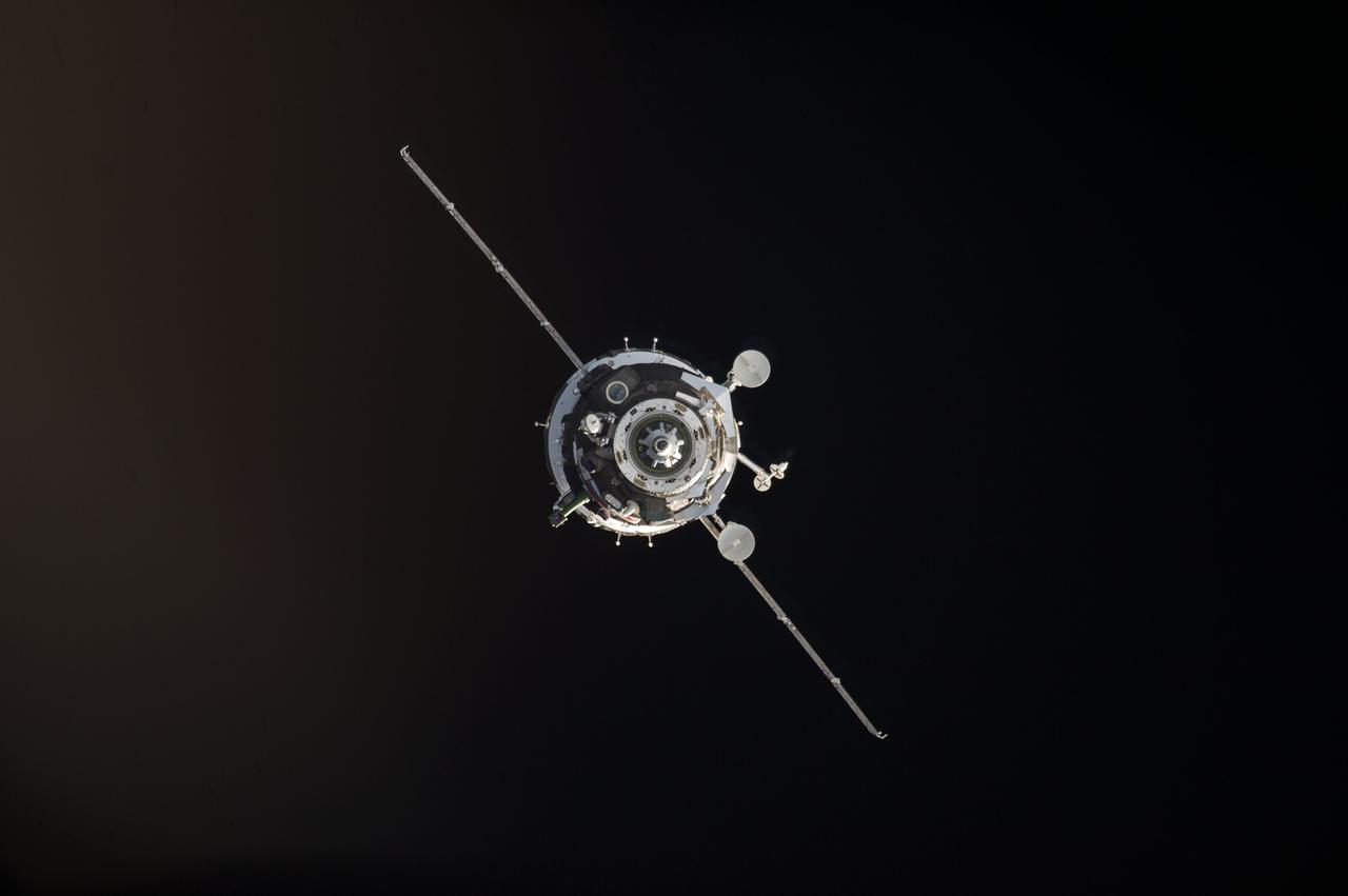 ISS039-E-005704 (27 March 2014) --- A view from the International Space Station shows the Soyuz TMA-12M spacecraft shortly before docking of the two orbiting vehicles. Onboard the   Soyuz at this time were incoming Expedition 39 crew members -- Soyuz Commander Alexander Skvortsov of the Russian Federal Space Agency (Roscosmos) Flight Engineer Steve Swanson of NASA and Flight Engineer Oleg Artemyev of Roscosmos.  Onboard the orbiting complex were Expedition 39 Commander Koichi Wakata of the Japan Aerospace Exploration Agency (JAXA), Flight Engineer Rick Mastracchio of NASA and Flight Engineer Mikhail Tyurin of Roscosmos.