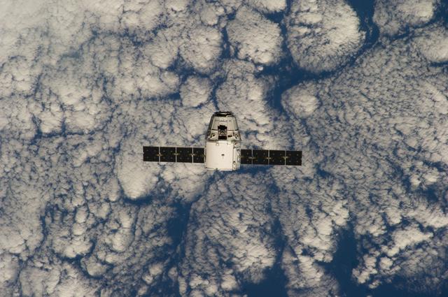 NASA image: Dragon Spacecraft on Approach to ISS