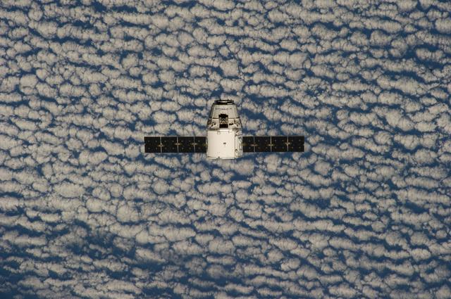 NASA image: Dragon Spacecraft on Approach to ISS