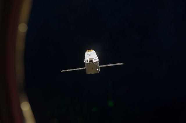 NASA image: Dragon Spacecraft on Approach to the ISS