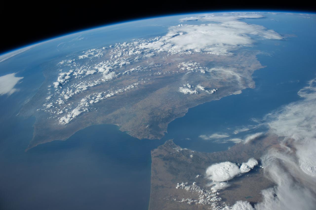 ISS040-E-010889 (12 June 2014) --- One of the Expedition 40 crew members aboard the Earth-orbiting International Space Station recorded this image of the Strait of Gibraltar, showing parts of Morocco and Spain, on June 12, 2014.