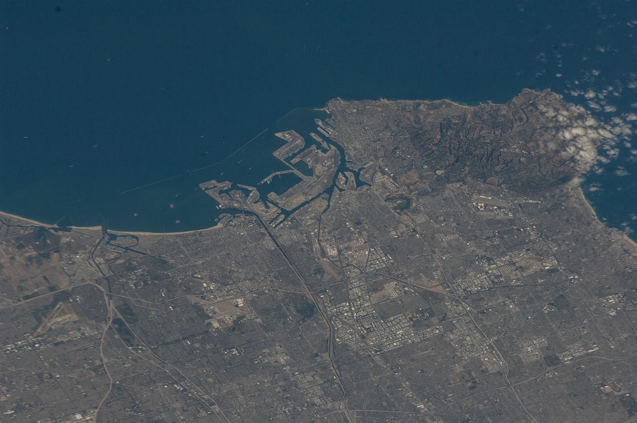 ISS040-E-011511 (14 June 2014) --- One of the Expedition 40 crew members aboard the International Space Station used a 400mm lens to get this detailed view of Los Angeles basin on June 14.