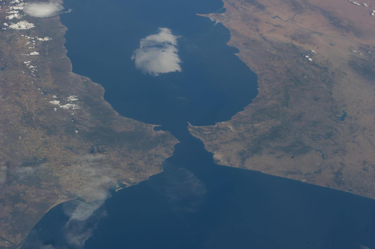 ISS040-E-011996 (14 June 2014) --- One of the Expedition 40 crew members aboard the Earth-orbiting International Space Station recorded this image of the Strait of Gibraltar, showing parts of Morocco and Spain, on June 14, 2014.