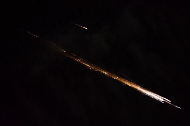 NASA image: Cygnus 2 reentry