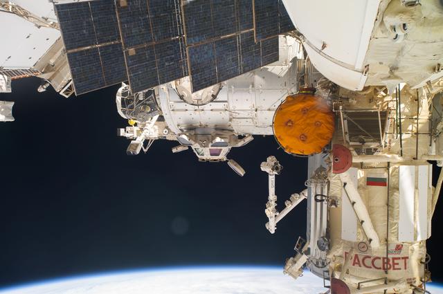 NASA image: External view of ISS