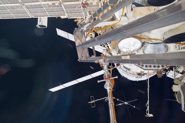 NASA image: External view of ISS