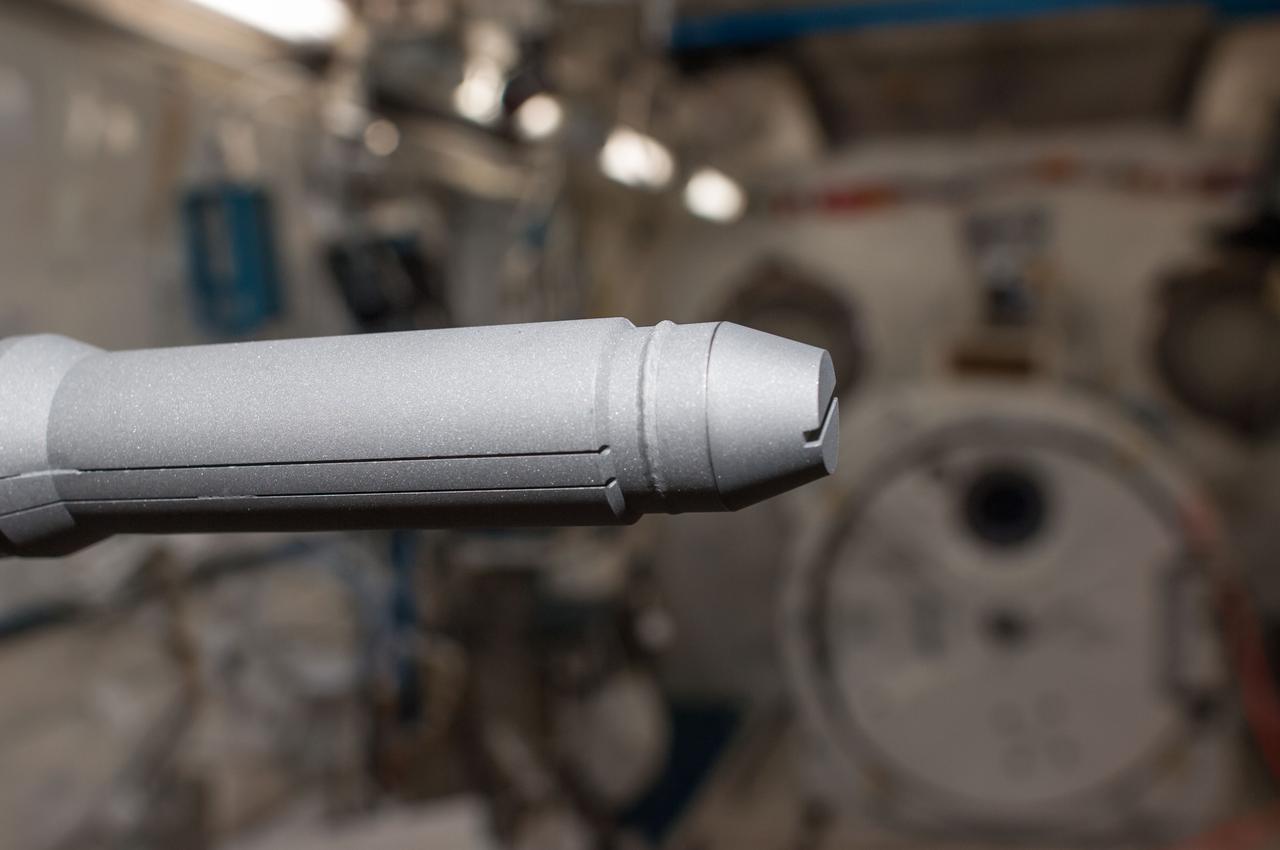 iss040e139205 (9/10/2014) ---Photographic documentation aboard the International Space Station (ISS) of the removal of an Alloy Semiconductor cartridge for return on a future flight. The Alloy Semiconductor investigation aims to develop a clear understanding of how semiconductor materials grow and crystallize in microgravity. The materials studied are also known to be useful as devices which convert heat into electricity (thermoelectrics).