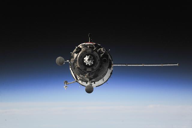NASA image: Soyuz TMA-14M (40S) approaching the ISS