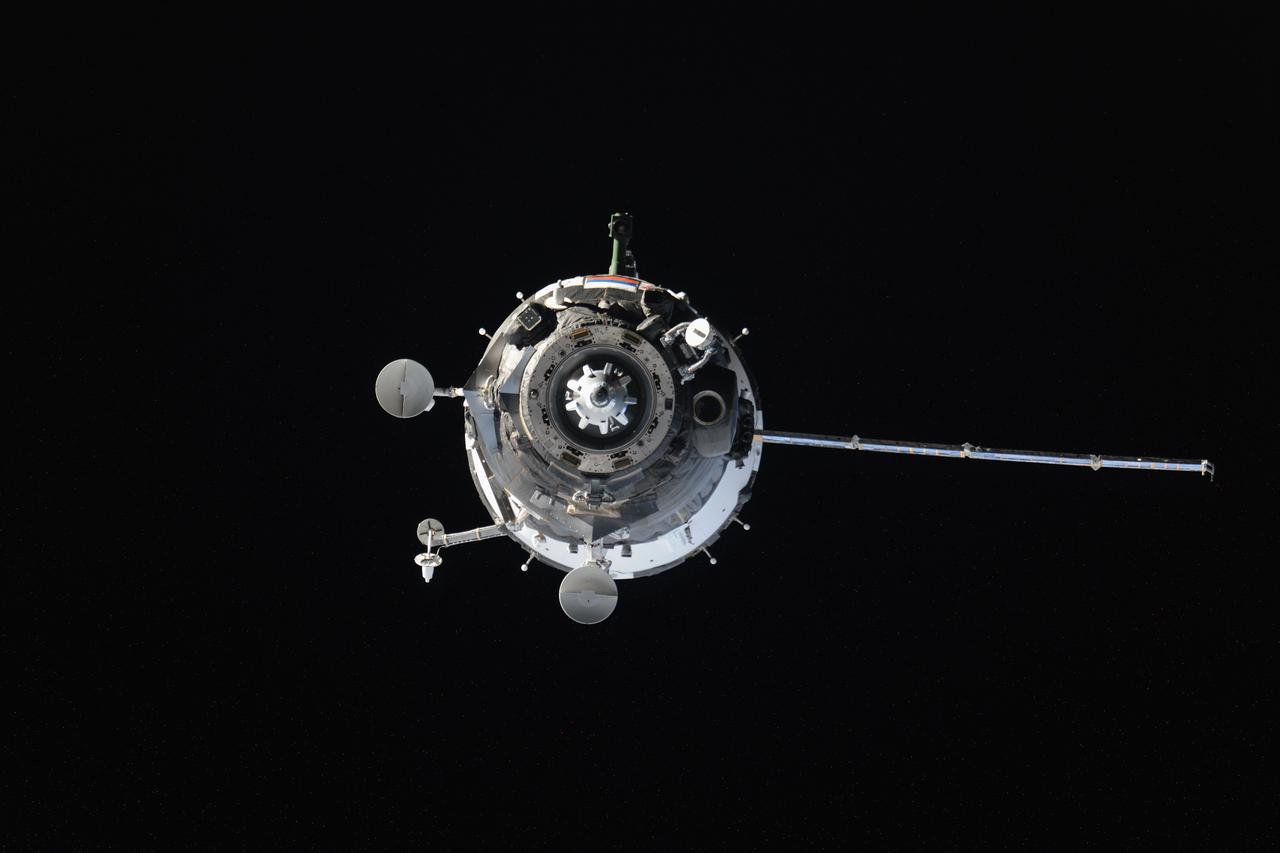 ISS041-E-035053 (25 Sept. 2014) --- The Soyuz TMA-14M spacecraft approaches the International Space Station, carrying Expedition 41 Soyuz Commander Alexander Samokutyaev, NASA Flight Engineer Barry Wilmore and Russian Flight Engineer Elena Serova. The Soyuz safely ferried the trio to the station’s Poisk Mini-Research Module 2 (MRM2) despite a port solar array that wouldn’t deploy until after its docking on Sept. 25, 2014.