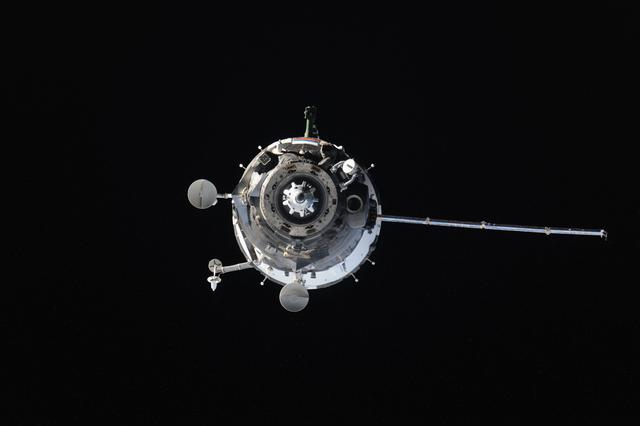 NASA image: Soyuz TMA-14M (40S) approaching the ISS