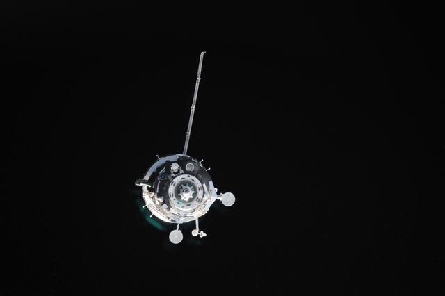 NASA image: Soyuz TMA-14M (40S) approaching the ISS