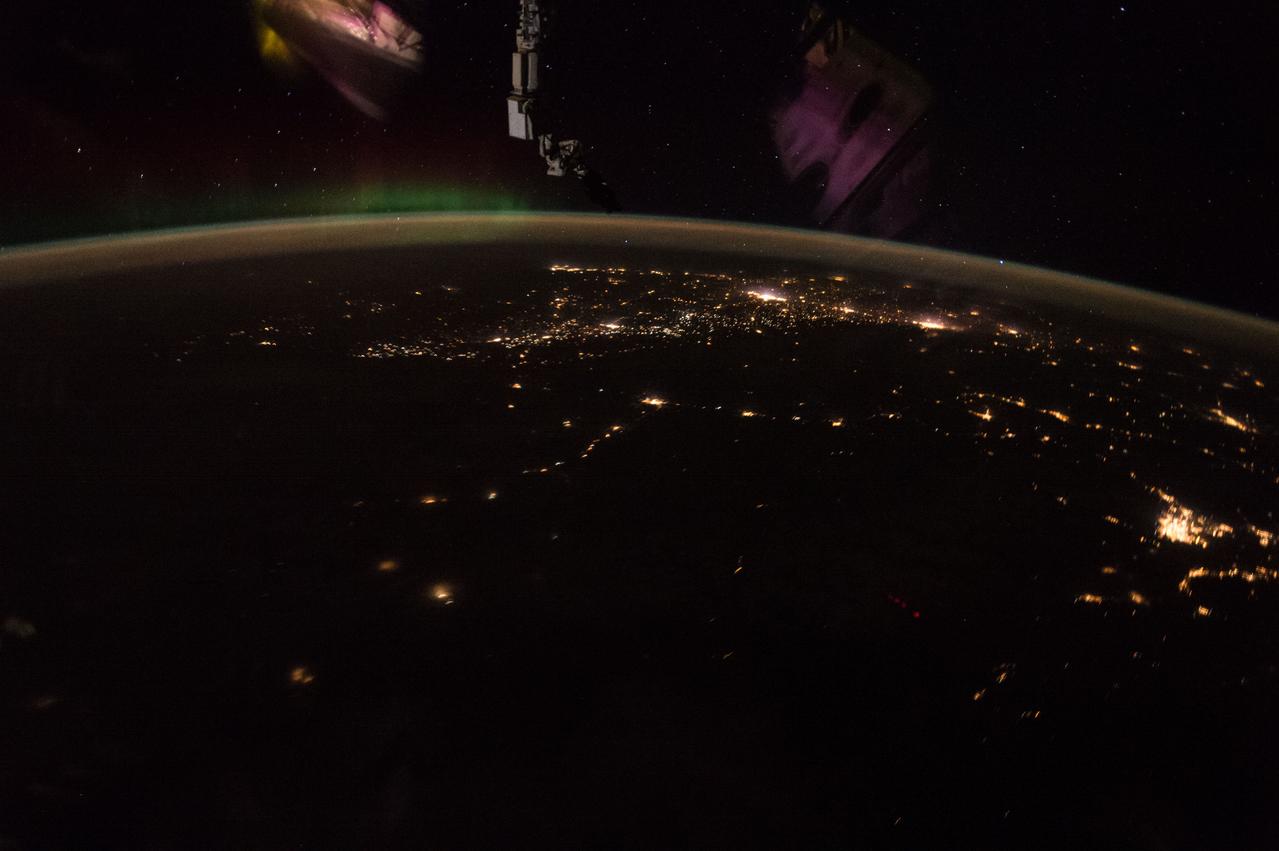 GMT334_11_14_Terry Virts_USA night FL sunrise atlantic clouds_123