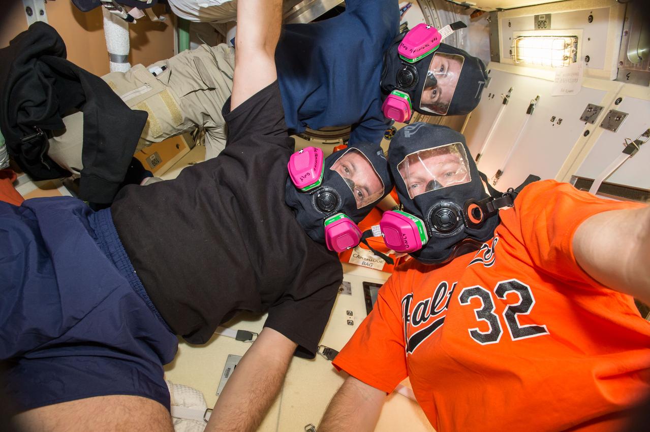 GMT335_19_38_Terry Virts_Emer Mask CBT me samantha anton_130