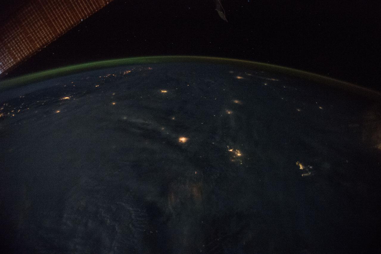 GMT336_21_56_Terry Virts_night pass moscow siberia sunrise on array_123