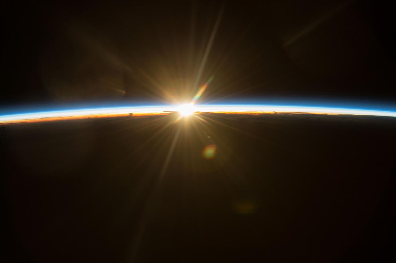 GMT337_22_49_ForCSA_Terry Virts_sunrise SSRMS SPDM on lab_131