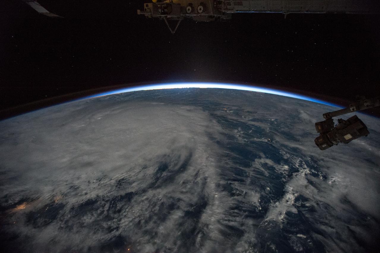 GMT340_20_14_Terry Virts_Typhoon Hagiput_123