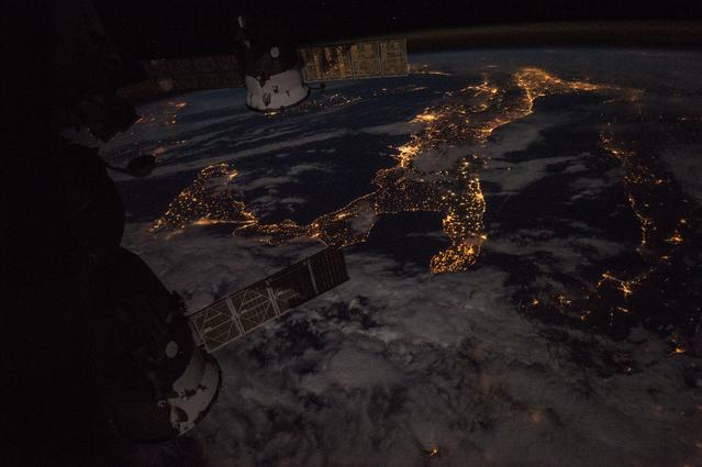 NASA image: iss042e034488