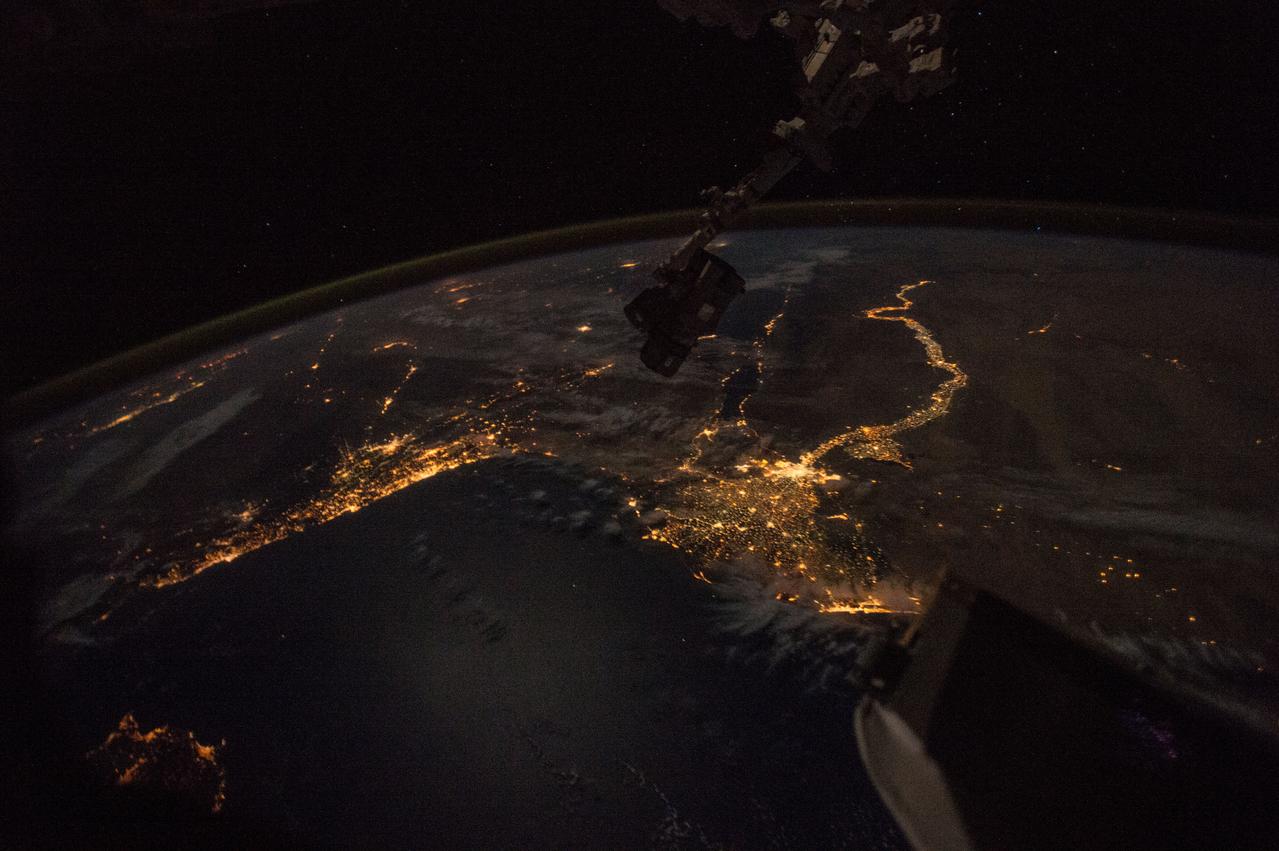 GMT344_23_19_Terry Virts_night wide mexico europe sequence1_cb_131