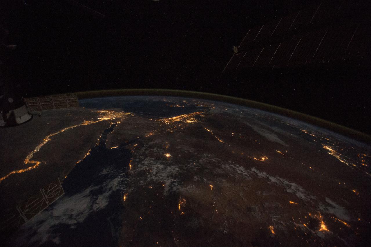 GMT344_23_19_Terry Virts_night wide mexico europe sequence1_cb_131