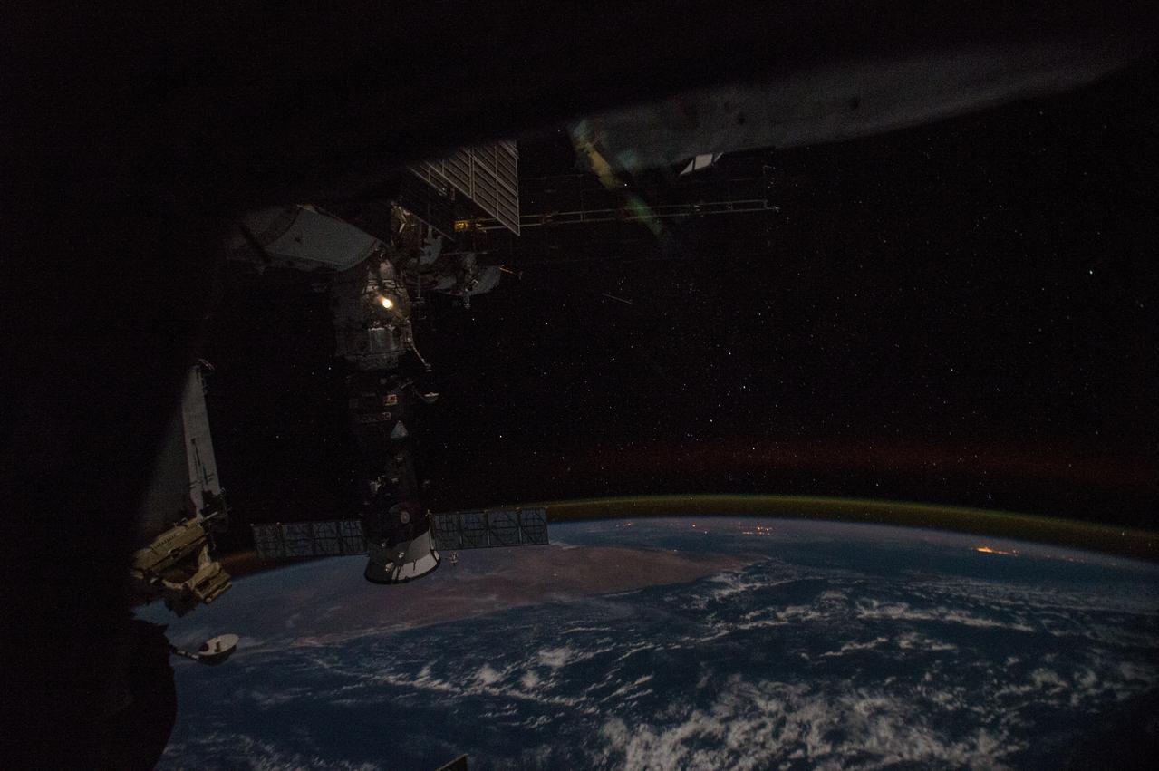 GMT344_23_19_Terry Virts_night wide mexico europe sequence1_cb_131