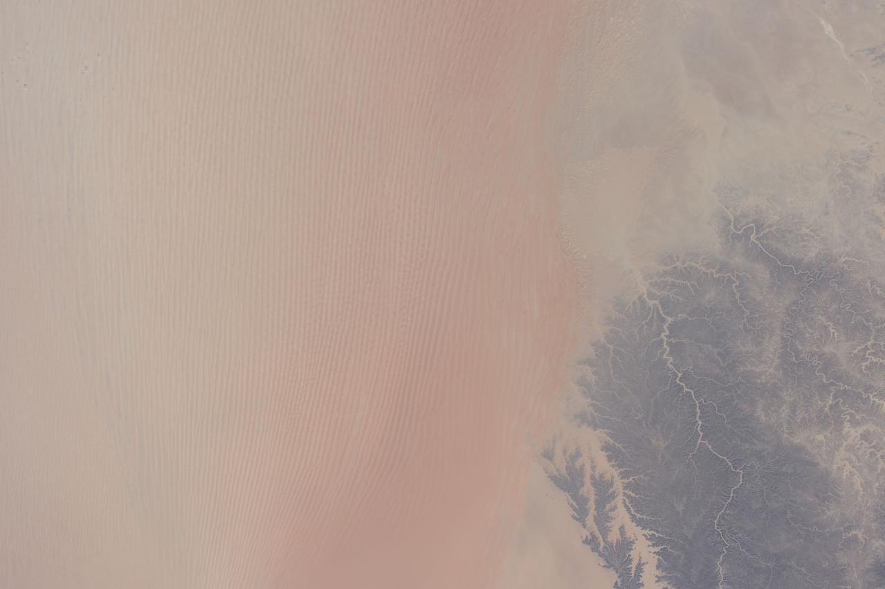 GMT352_11_24_Terry Virts_mideast afghanistan himalayas moon_129