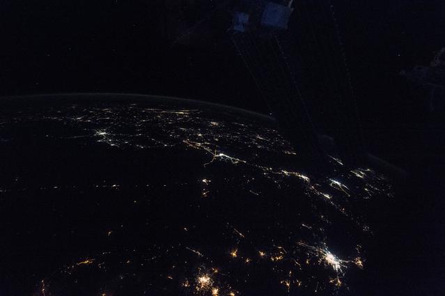 NASA image: iss042e070340