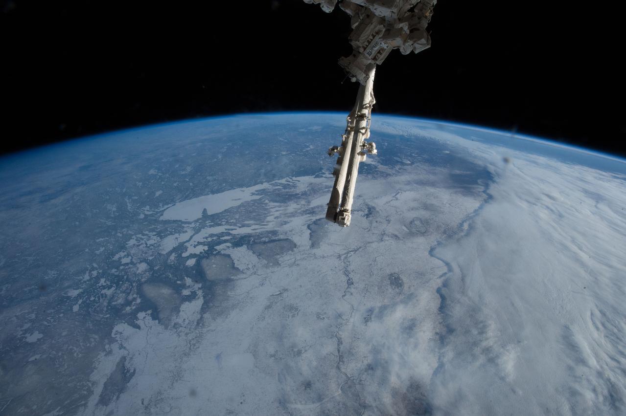 GMT362_21_20_Terry Virts_sunset Canada west to east wide angle_123