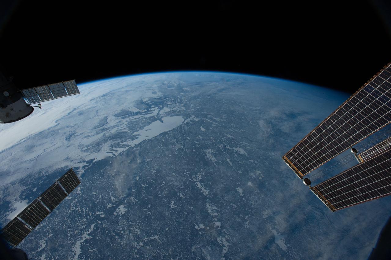 GMT362_21_20_Terry Virts_sunset Canada west to east wide angle_123