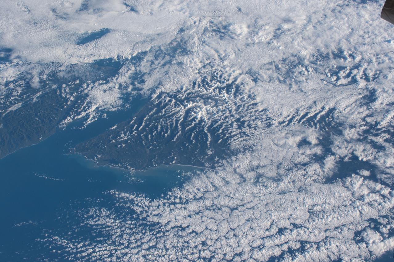 GMT362_21_17_Terry Virts_CB_washington mountains vancouver across canada to great lakes zoom_131