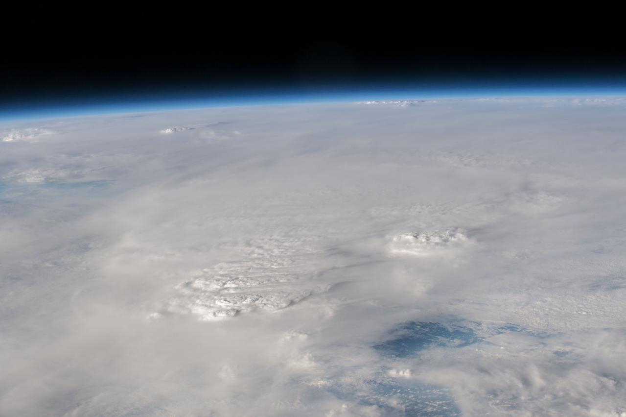 GMT363_23_45_Terry Virts_thunderstorms over the java sea_131