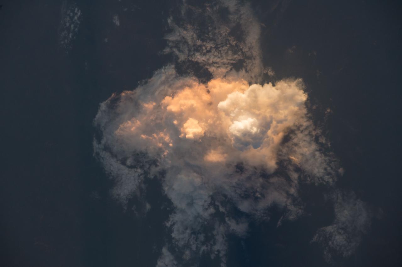 GMT001_13_42_Terry Virts_Thunderstorm casting a shadow_131