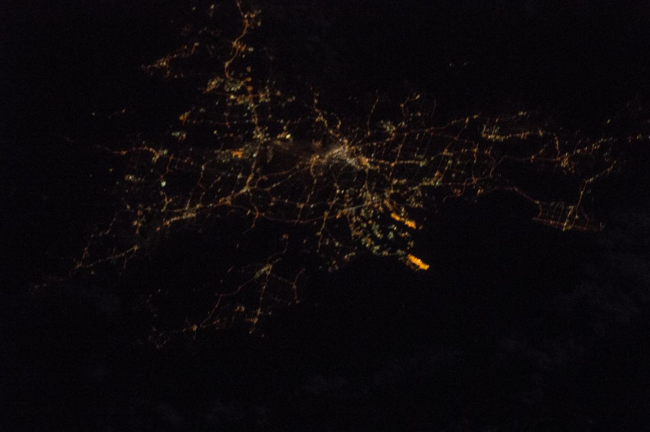 GMT007_16_12_Terry Virts_australia night zoom_131