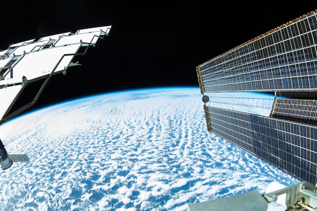 ISS042E292504 (03/01/2015) --- US astronaut Terry Virts observed this scene from the International Space Station on Feb.1, 2015. He sent this image via Twitter with the remark, "The camera doesn't do it justice - floating in space, looking down on creation, seeing new color shades".