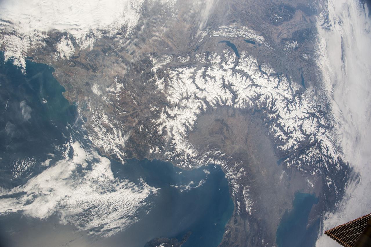 Earth observation taken by the Expedition 43 crew