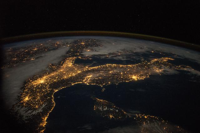 Earth observation time lapse taken by the Expedition 43 crew