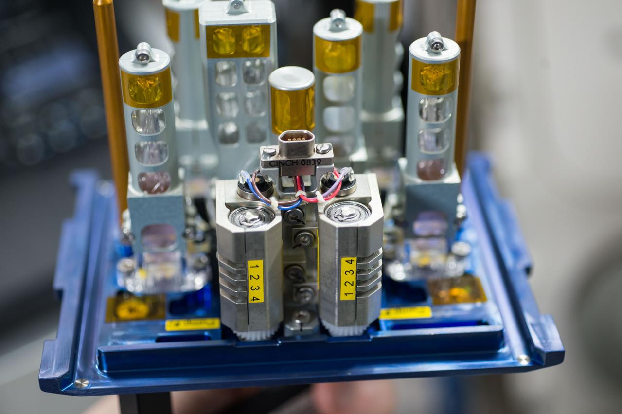 iss043e152043 (April 29, 2015) --- Experiment Container (EC) for the TripleLux-A experiment during removal from Incubator. The TripleLux-A experiment studies the effects of the spaceflight conditions on immune suppression in mice, which will help scientists understand the effects of radiation and microgravity on the human immune system in space.