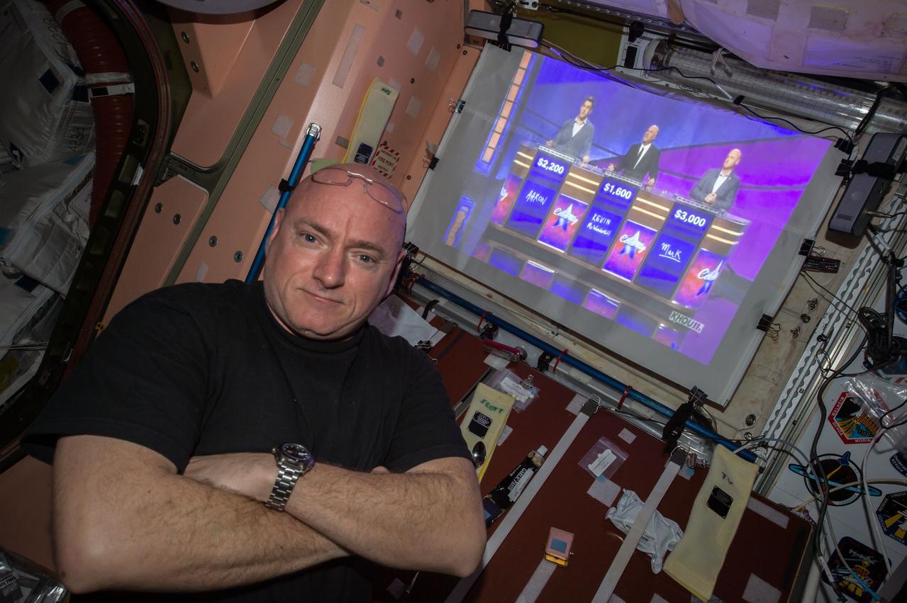 ISS043E194316 (05/15/2015) ---NASA astronaut Scott Kelly aboard the International Space Station tweeted this image out on May, 15, 2015 with this comment concerning his twin brother former astronaut Mark Kelly's appearance on a Television show: "Watching my bro @ShuttleCDRKelly on #CelebrityJeopardy onboard @Space_Station this morning. Great job representing"!